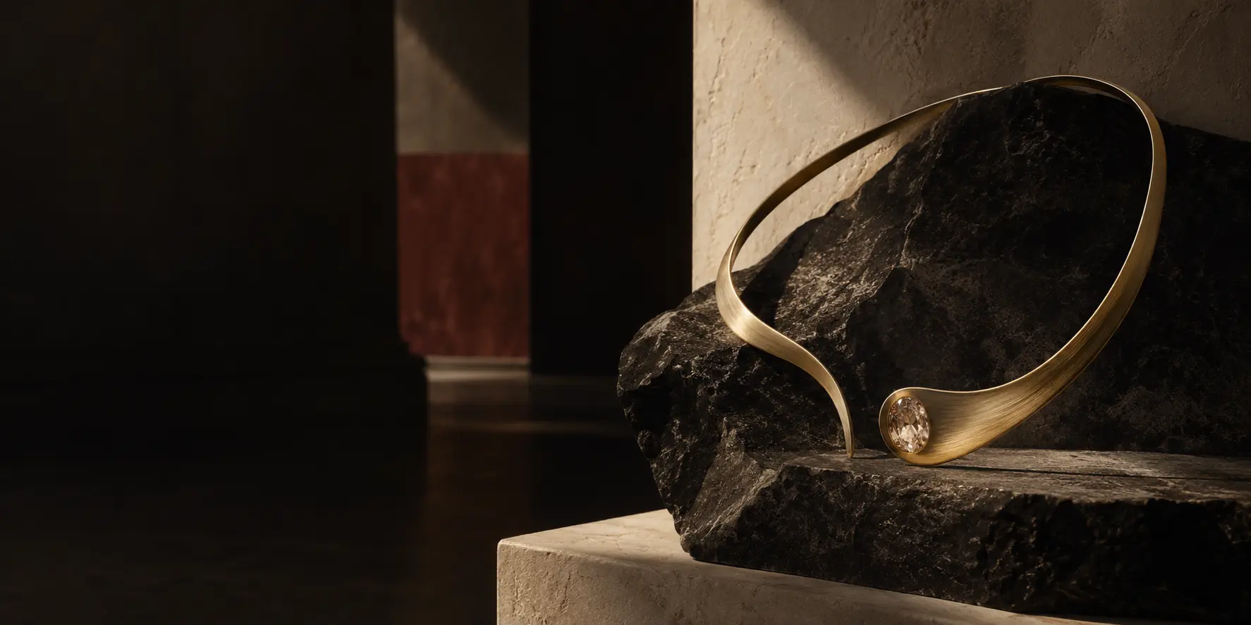AURELIA sculptural gold collar with champagne diamond